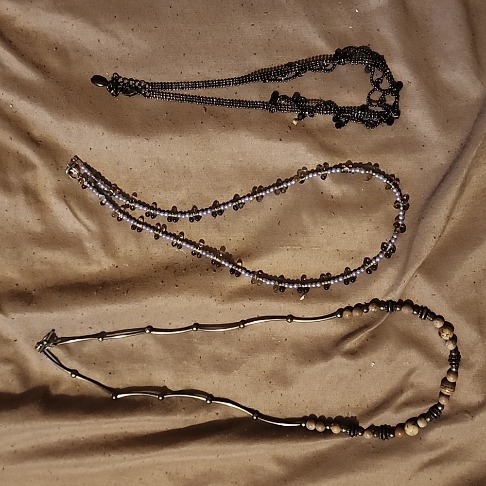 Costume Necklace (J27)
